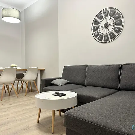 Anchor Your Docking Point In The Heart Of Appartamento Danzica